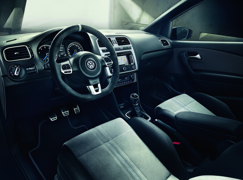 DB2012AU01431_medium