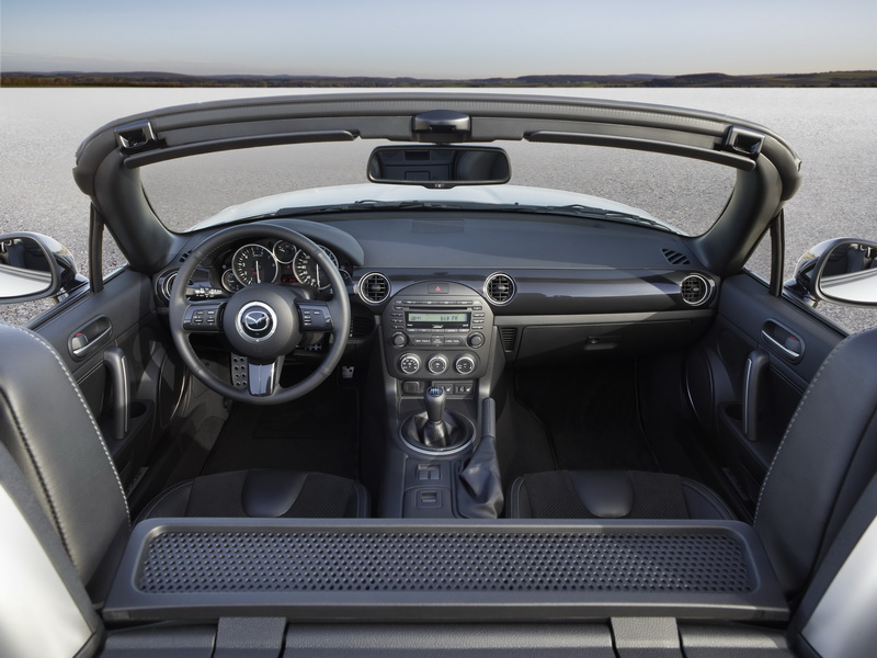 Mazda_MX-5_Facelift_2012_interior_02__jpg300