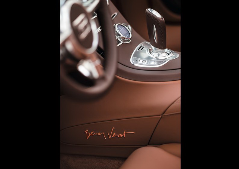 Bugatti-Veyron_Grand_Sport_Bernar_Venet_2012_800x600_wallpaper_11