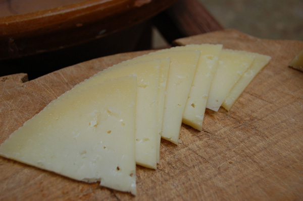 Consumo Queso-Queso Semicurado