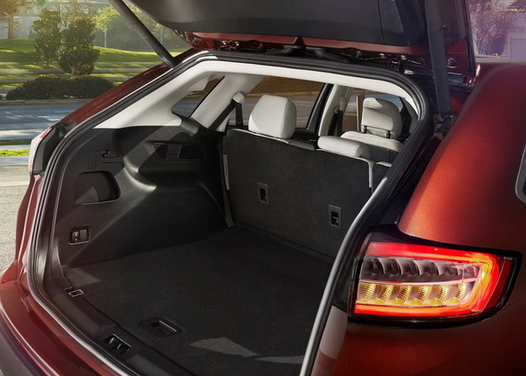 Ford-Edge_2015_1024x768_wallpaper_0c