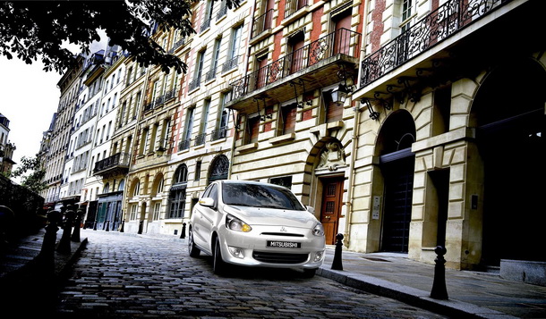 b_0_0_0_00_images_articulos_2014_08_agosto_04_mitsubishi_fotos_Space_Star_White_Street