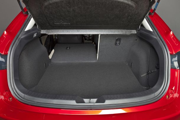 Mazda3_interior_2013_24__jpg72