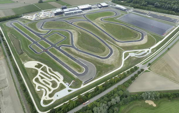 b_0_0_0_00_images_articulos_2014_09_septiembre_09_audi_fotos_Audi-Neuburg_03