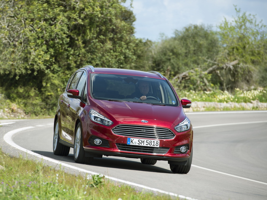 Ford-S-MAX_03