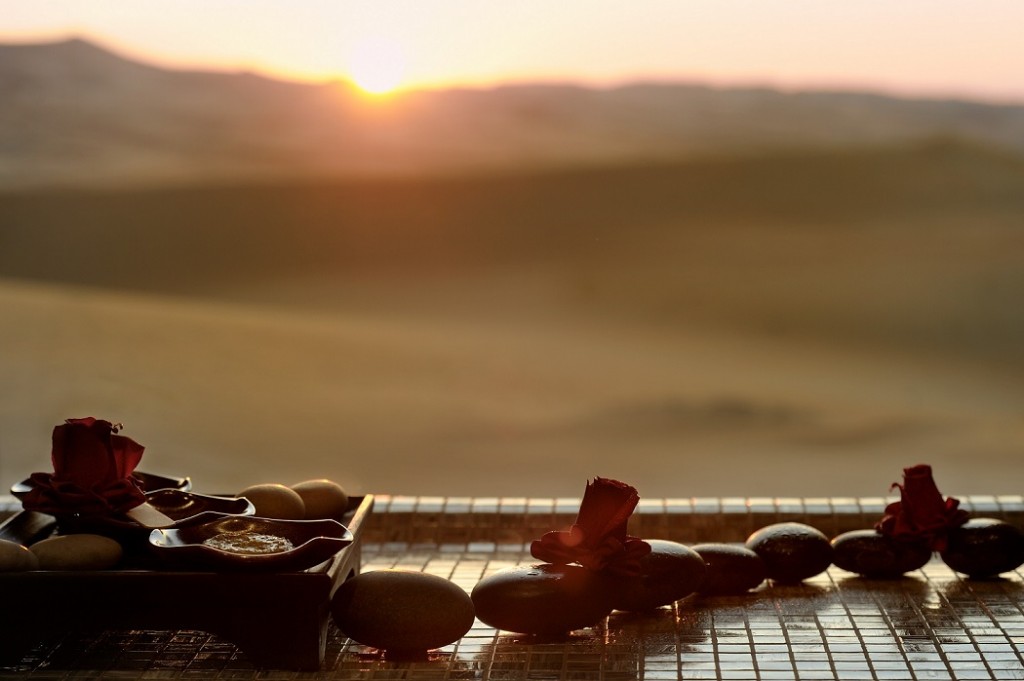 Borderless-desert-views-from-Anantara-Spa-1024x681