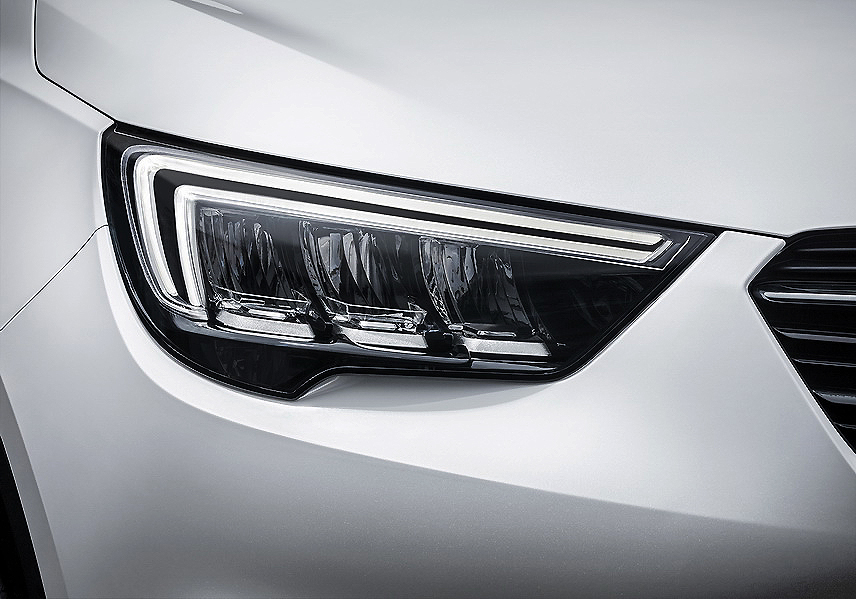 Perfect vision: The new Opel Crossland X offers top technologies such as AFL full LED adaptive headlights.