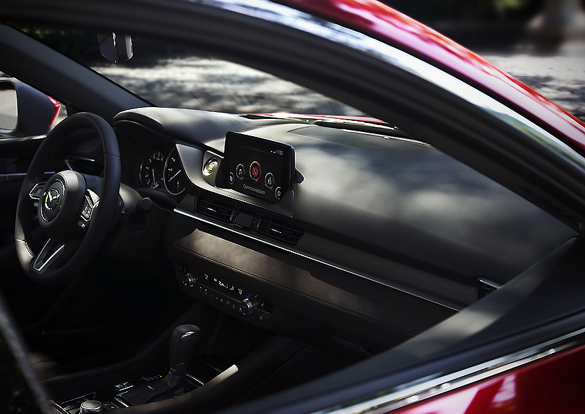 Un renovado Mazda6 se presenta en el Salón de Los Ángeles