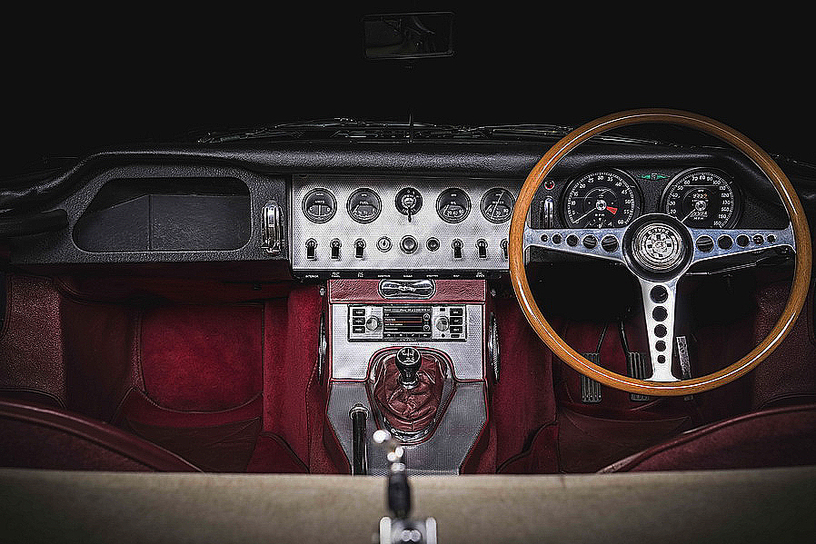 Jaguar Land Rover Classic lleva el infoentretenimiento a los clásicos