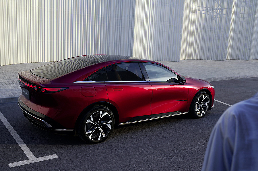 Nuevo Mazda6e: Innovación eléctrica y elegancia japonesa