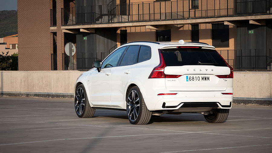 Volvo XC60 Ultra T6 AWD PHEV: Potencia híbrida, elegancia sueca