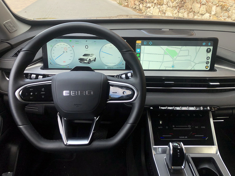 Probamos el EBRO s800 TGDI y el s400 HEV, con ellos se cierra el círculo