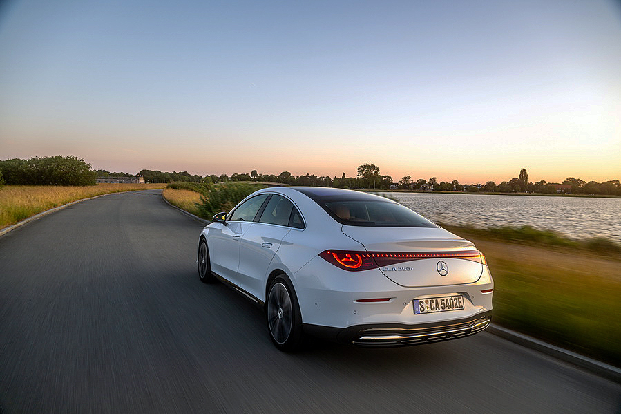 Mercedes CLA elegido Coche del Año en Europa y el MB GLB ya admite pedidos