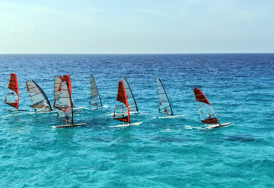 La isla de Formentera se convierte en un encuentro deportivo esta primavera