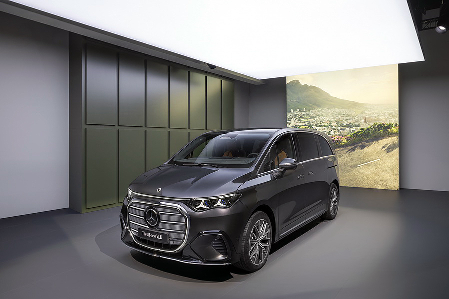 Nuevo Mercedes VLE eléctrico: un enchufado de lujo con una autonomía "bestial"