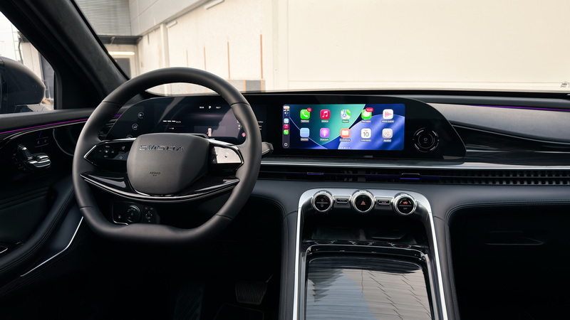 Probamos el Omoda 9 SHS: un modelo que "incOMODA" a sus rivales