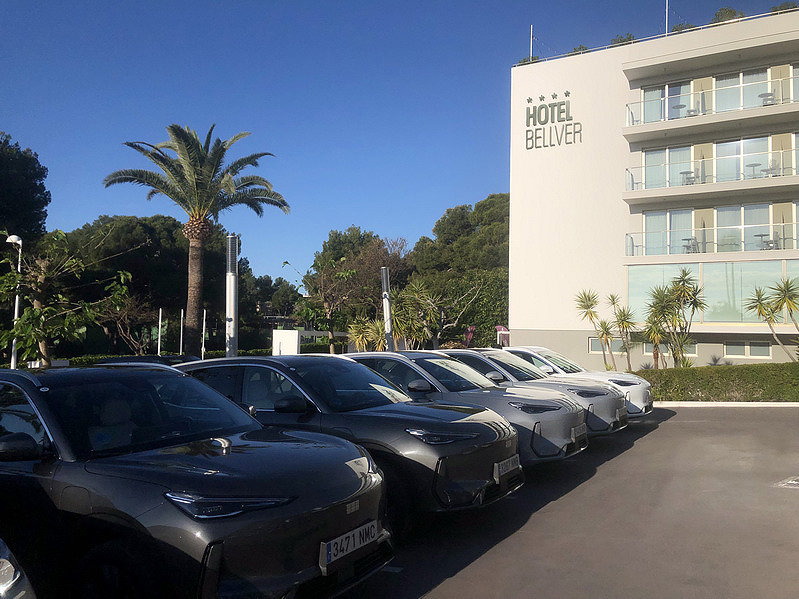 Geely presenta sus dos primeros modelos para el mercado español