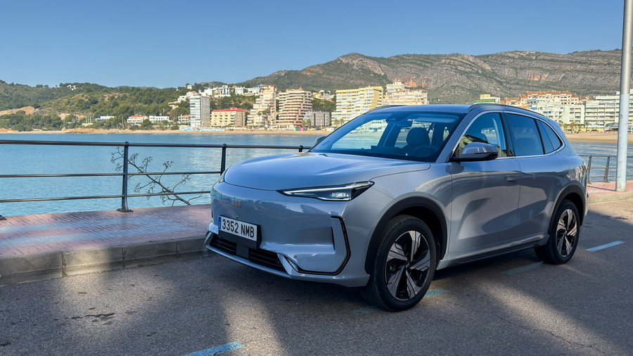 Geely presenta sus dos primeros modelos para el mercado español