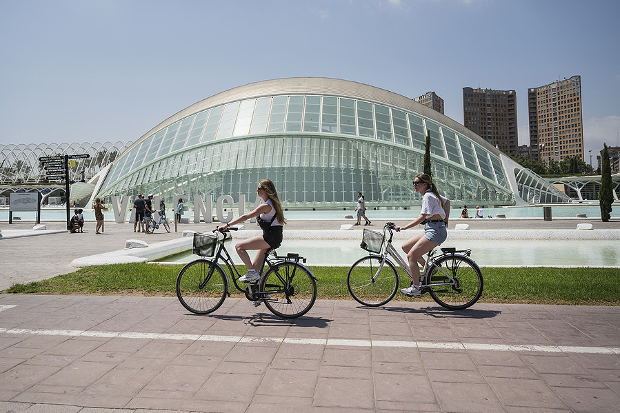 Valencia a golpe de pedal: "aventura" en un entorno urbano