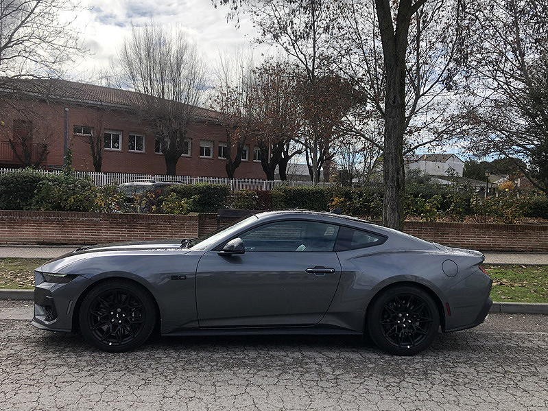 Prueba Ford Mustang Fastback GT V8 Aut.: Potencia sin trampa ni cartón