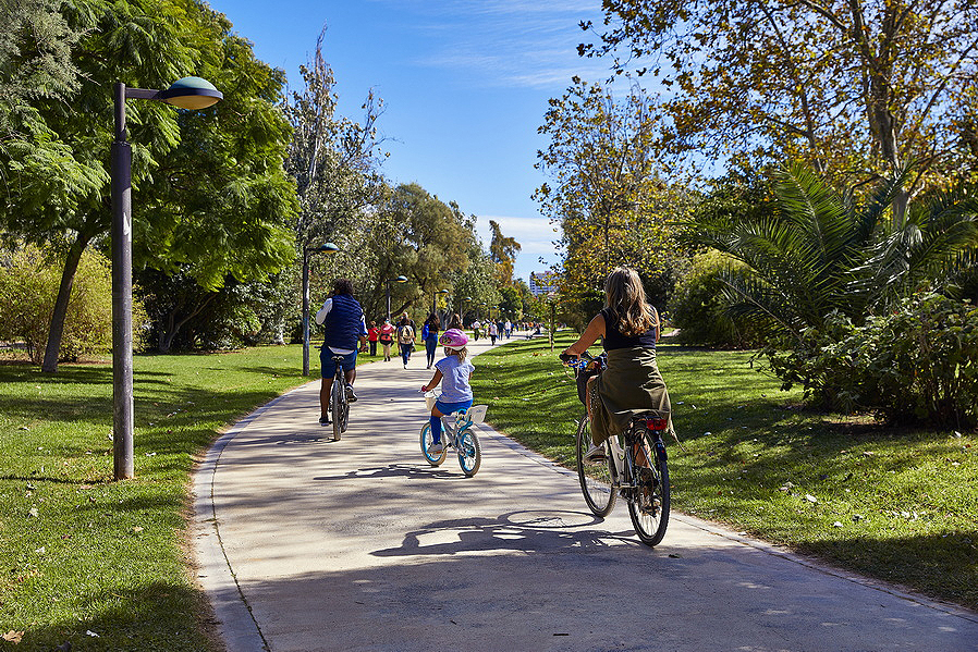Valencia a golpe de pedal: "aventura" en un entorno urbano