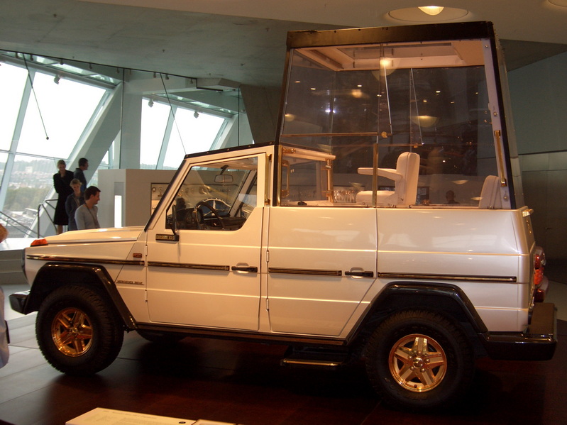 Los coches del Papa desde 1978 a 2026: De San Juan Pablo II a León XIV