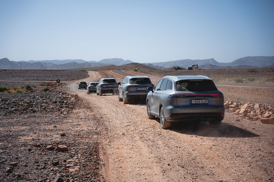 EBRO en Marruecos, ponen a prueba el s900 PHEV 4x4