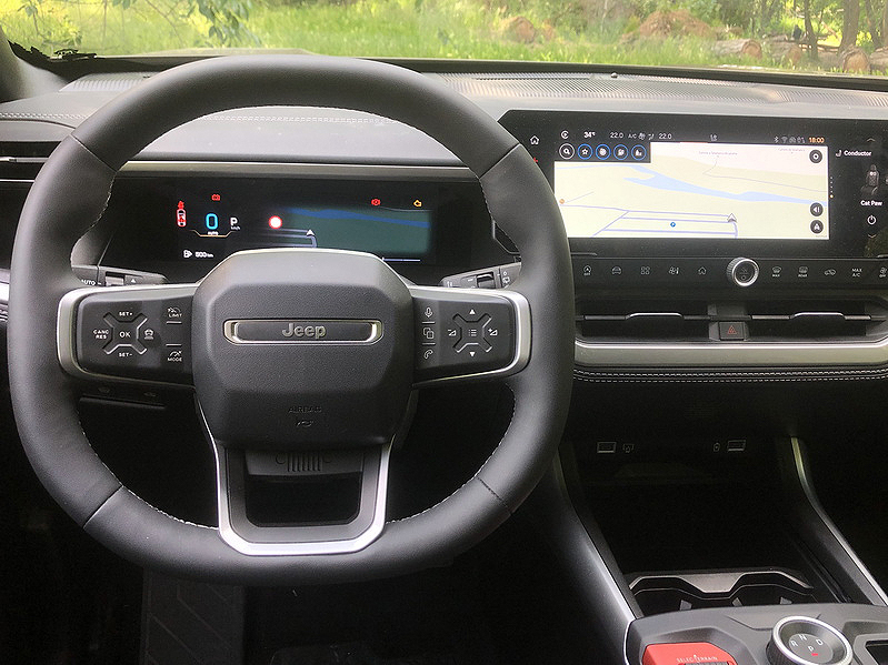 Al volante del nuevo Jeep Compass e-Hybrid 145 CV, subir de nivel