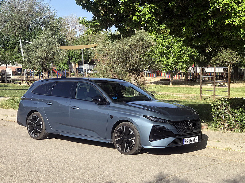 Especial Peugeot: 2008, 308 SW y 408 PHEV a prueba