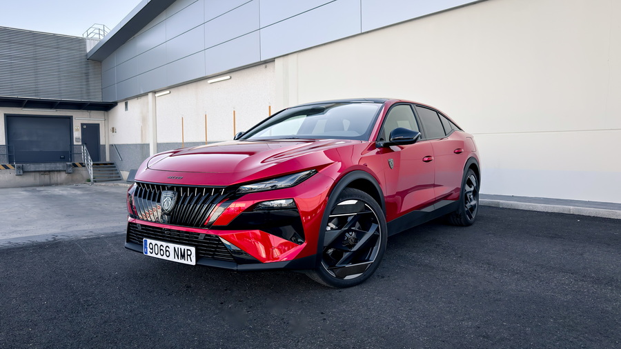 Especial Peugeot: 2008, 308 SW y 408 PHEV a prueba