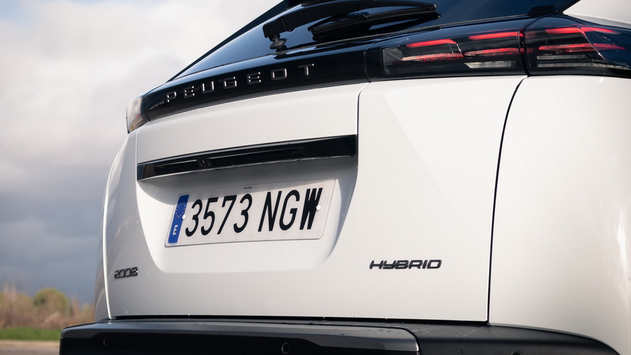 Especial Peugeot: 2008, 308 SW y 408 PHEV a prueba