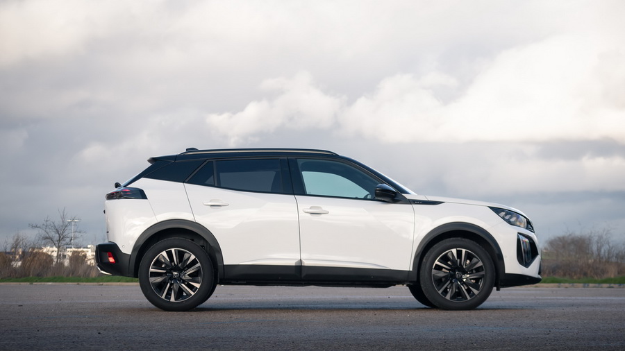 Especial Peugeot: 2008, 308 SW y 408 PHEV a prueba