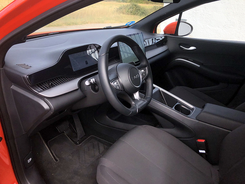 Al volante del nuevo BYD Dolphin G DM-i Boost: La ciudad SÍ es para mí