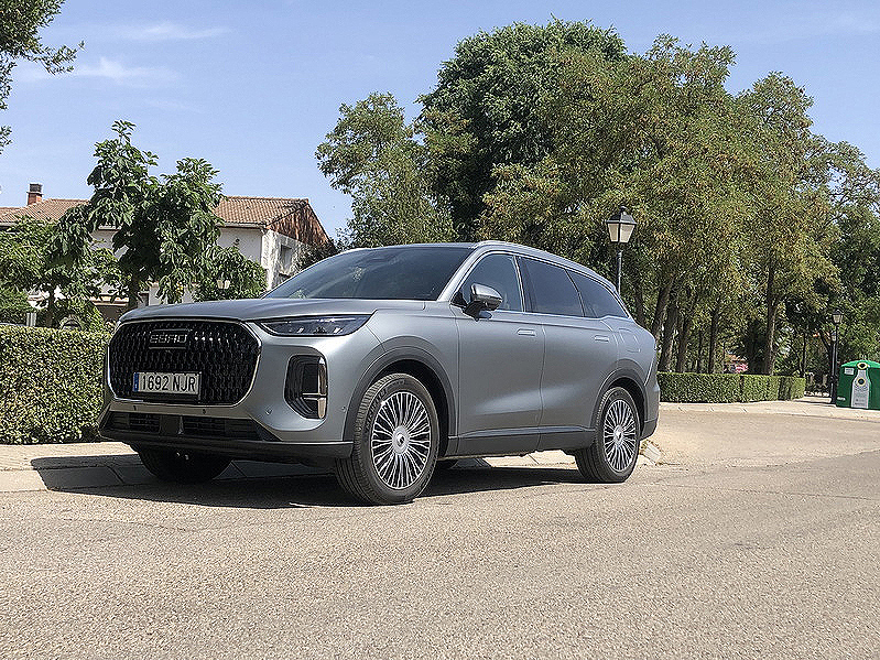 Al volante de los EBRO s700 PHEV y EBRO s900 PHEV: !qué recuerdos¡