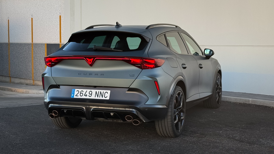Prueba del CUPRA Formentor VZ5 y nuevo CUPRA Born VZ: radicales