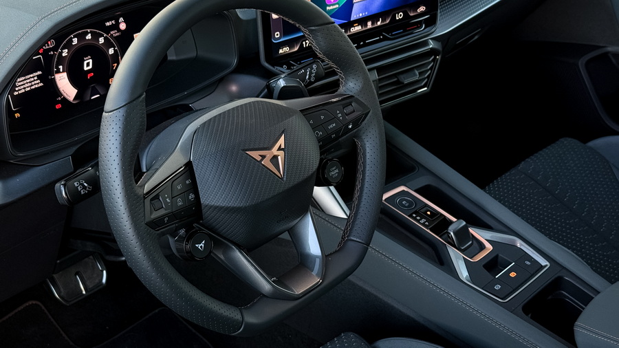 Prueba del CUPRA Formentor VZ5 y nuevo CUPRA Born VZ: radicales