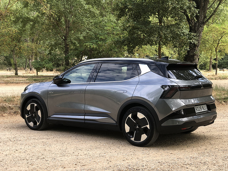 Probamos el Mitsubishi Eclipse Cross Elécrico y el Grandis 180 HEV