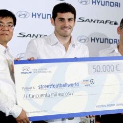 Iker Casillas con los niños desfavorecidos