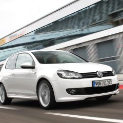 Las ventas a particulares caen un 44,1 por ciento