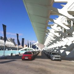 Mercedes se vuelca con Valencia