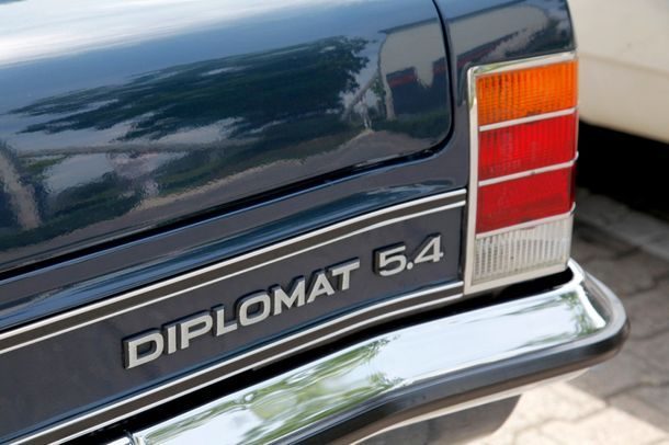Opel Diplomat B V8 versión larga