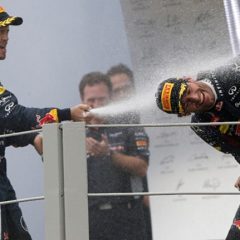 Vettel gana en Brasil y Webber se despide de la Fórmula 1 subiendo al podio