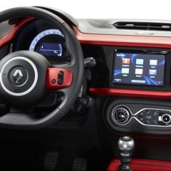 Renault R-Link incorpora Facebook y Supermemo