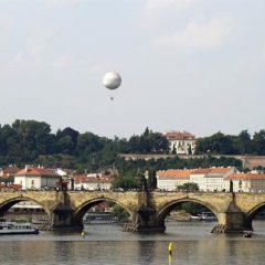 Descubrir Praga desde el aire en un globo aerostático