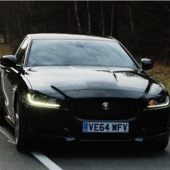 Idris Elba y Martin Brundle ponen al límite el nuevo Jaguar XE en el circuito Spa-francorchamps de Bélgica