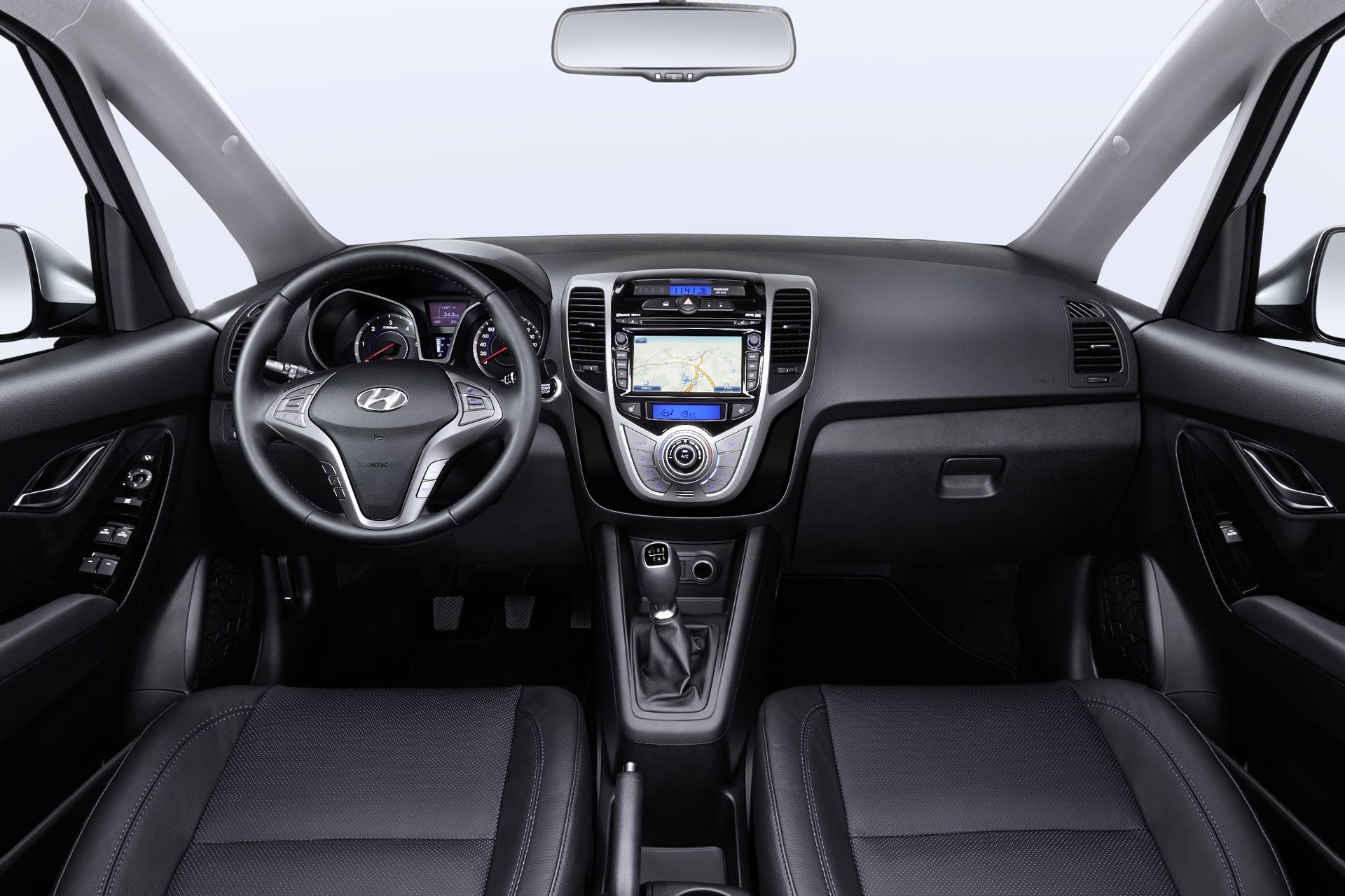 Hyundai-ix20-Dashboard-Zentral_low