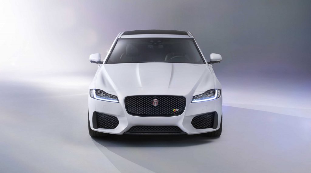 JAGUARXF_S_Estudio_01