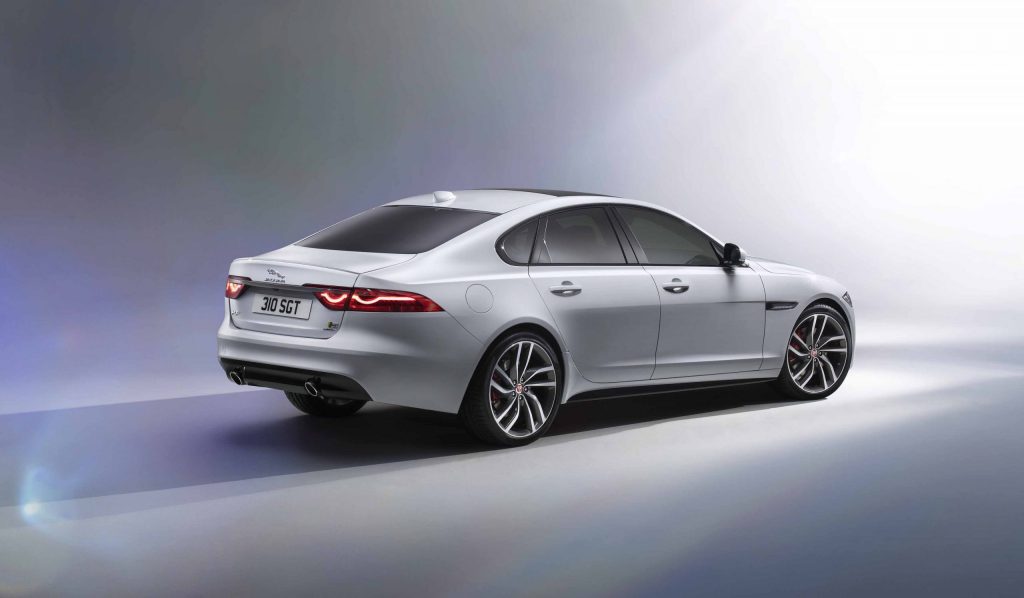 JAGUARXF_S_Estudio_02