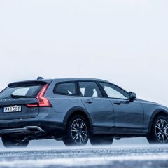 Volvo V90 Cross Country, el familiar con vocación “off road” que completa la gama V90