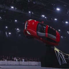 El nuevo Jaguar E-PACE entra en el libro Guinness de los récords con un espectacular giro de 270º horizontal